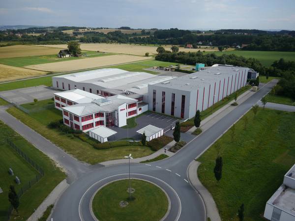 Bürotrakt in Stahlbetonskelettbauweise